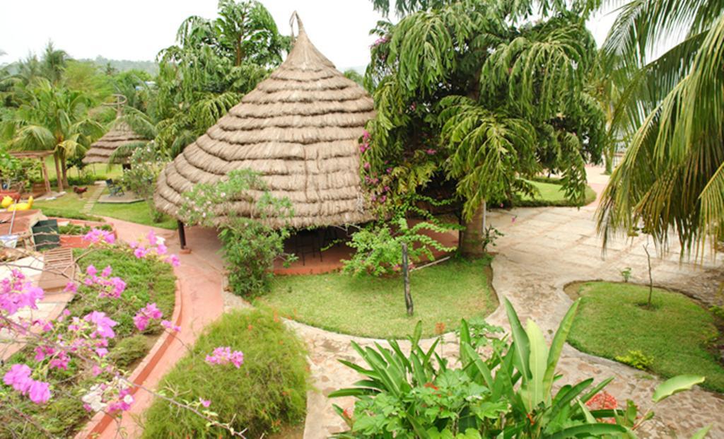 Afrikiko River Front Resort Akosombo Buitenkant foto