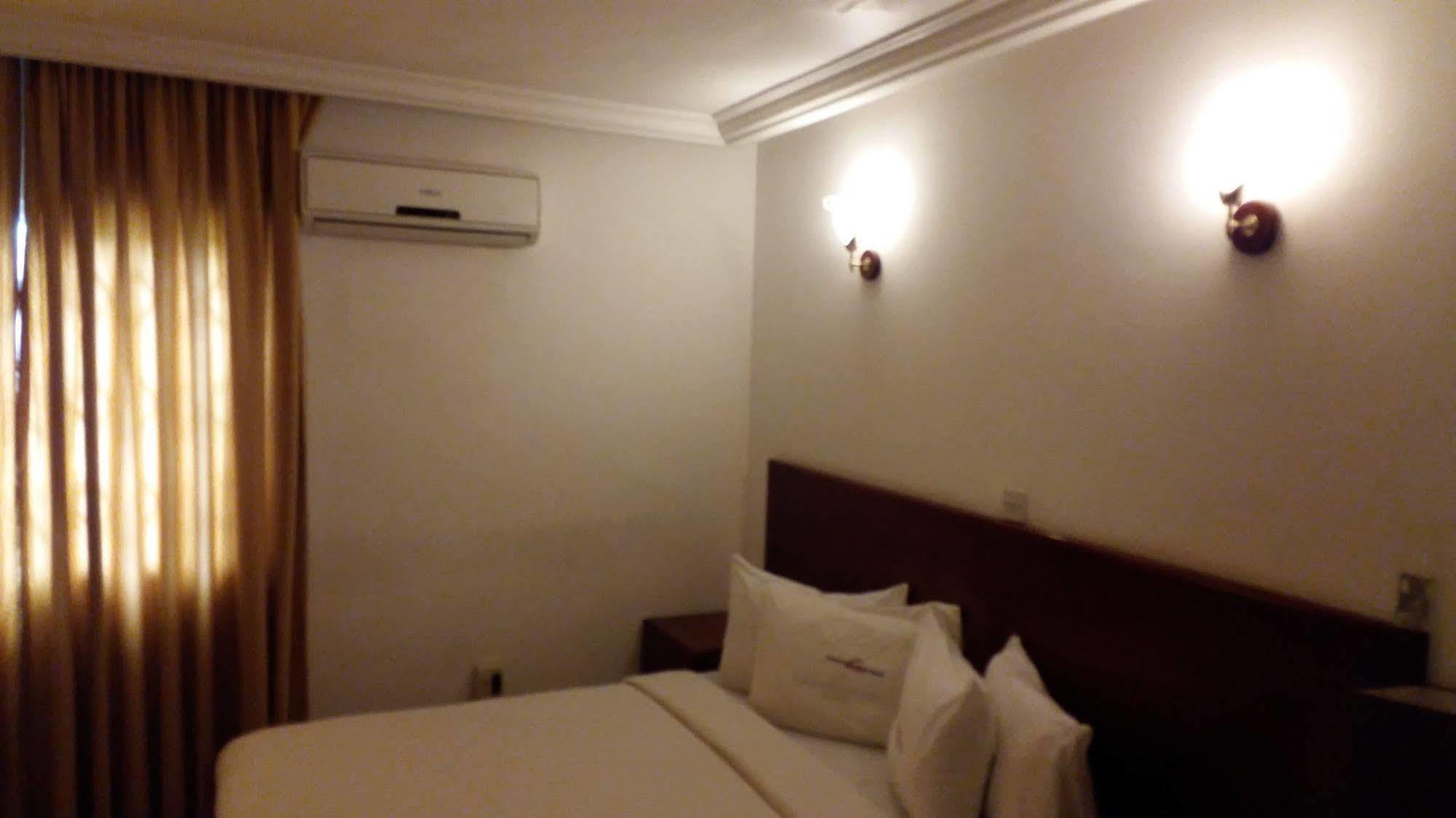Afrikiko River Front Resort Akosombo Buitenkant foto