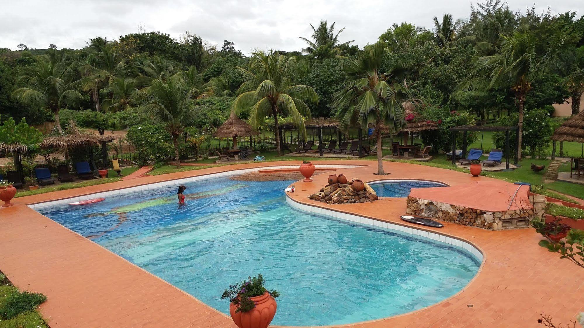 Afrikiko River Front Resort Akosombo Buitenkant foto