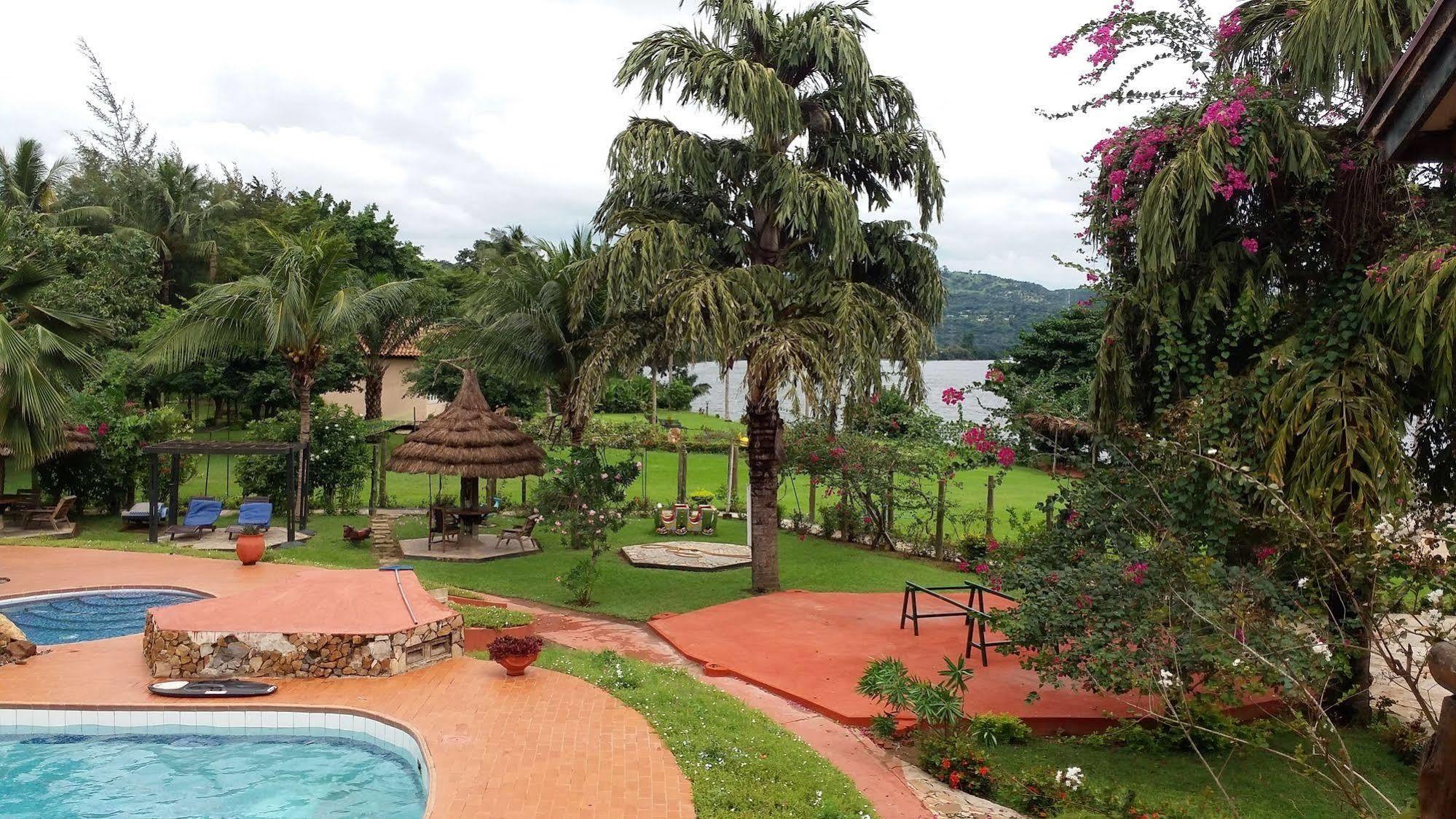 Afrikiko River Front Resort Akosombo Buitenkant foto