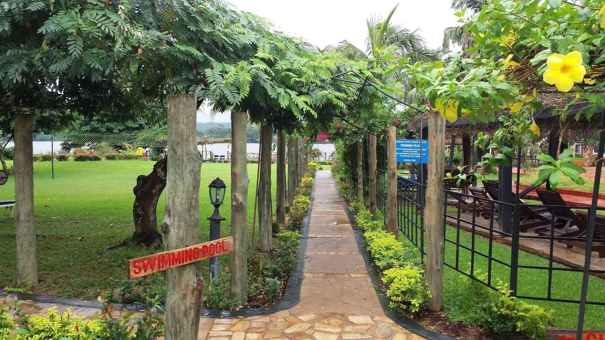 Afrikiko River Front Resort Akosombo Buitenkant foto